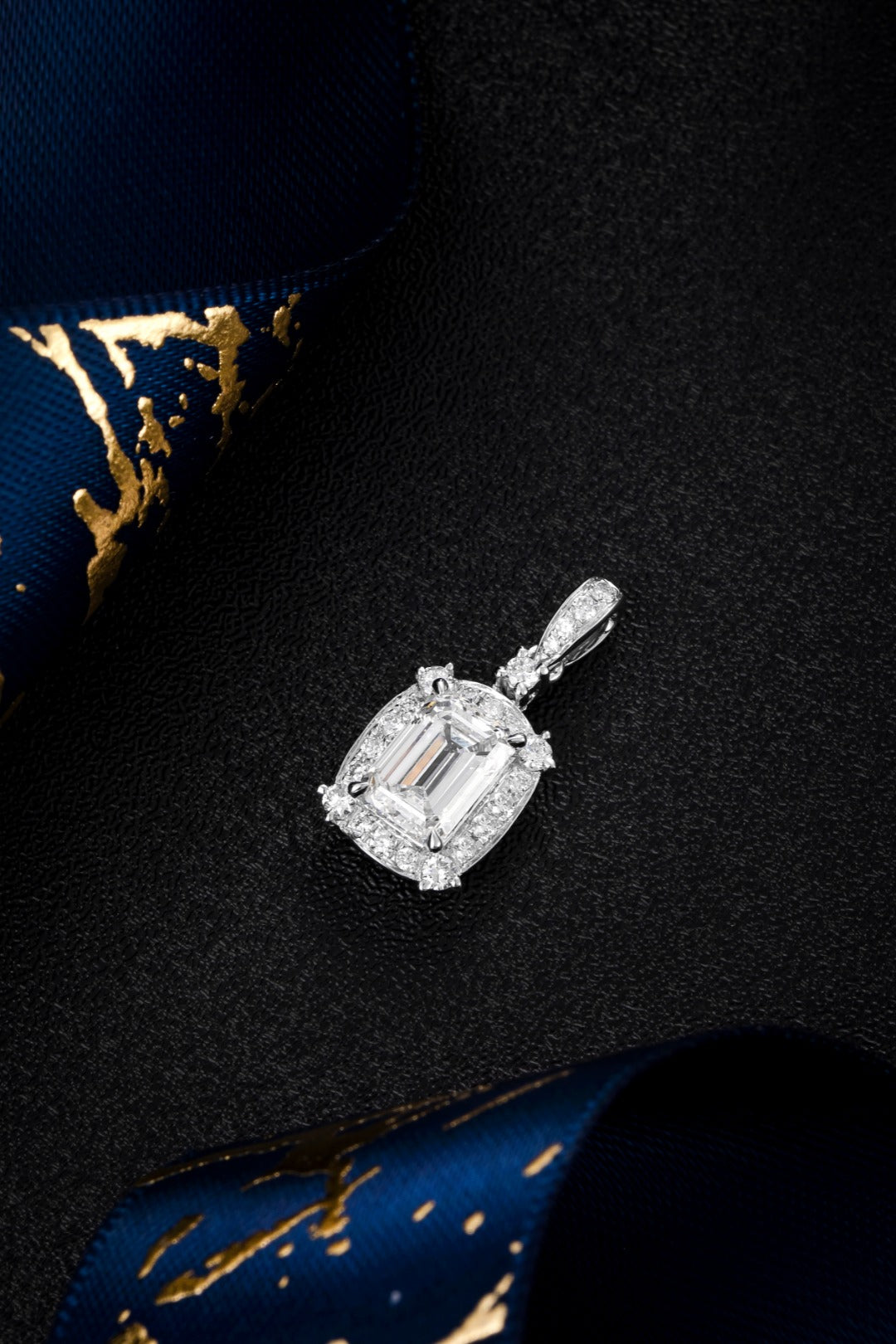 Lab Grown Diamond Pendant-ZBP0025